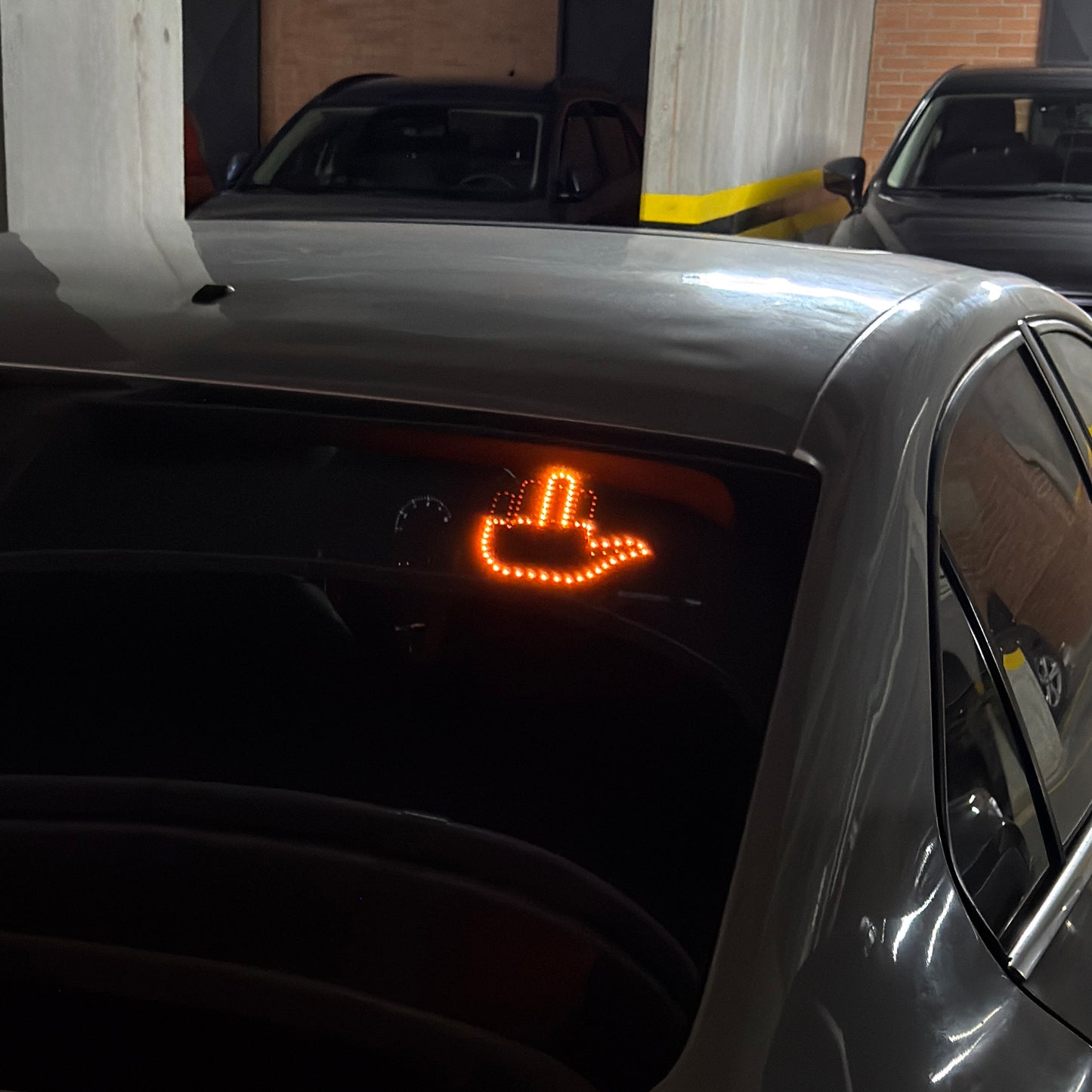 ManoBrava – Lámpara LED con baterías para tu Carro
